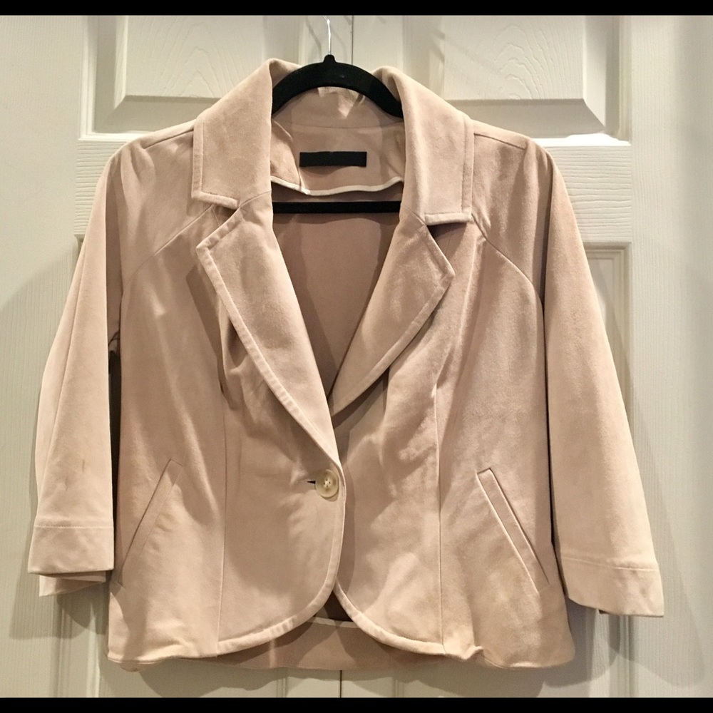 Yigal Azrouel tan suede cropped sleeve jacket.